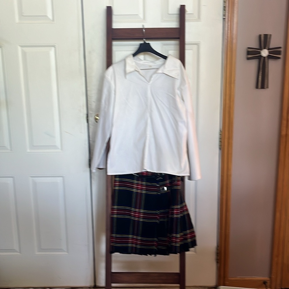 Complete Irish Outfit: kilt, bag, shirt